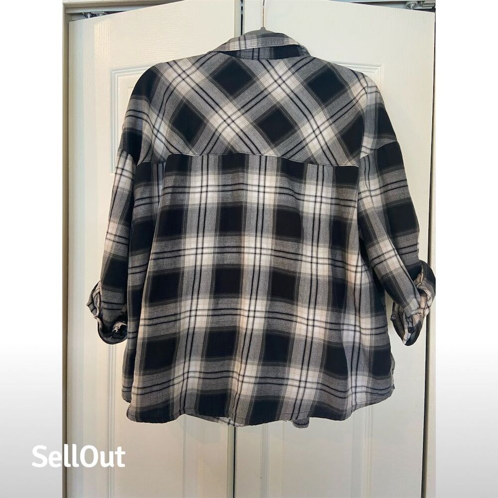 H&M Divided Women's Black Plaid Flannel Button-Up Shirt Size L - Picture 2 of 3